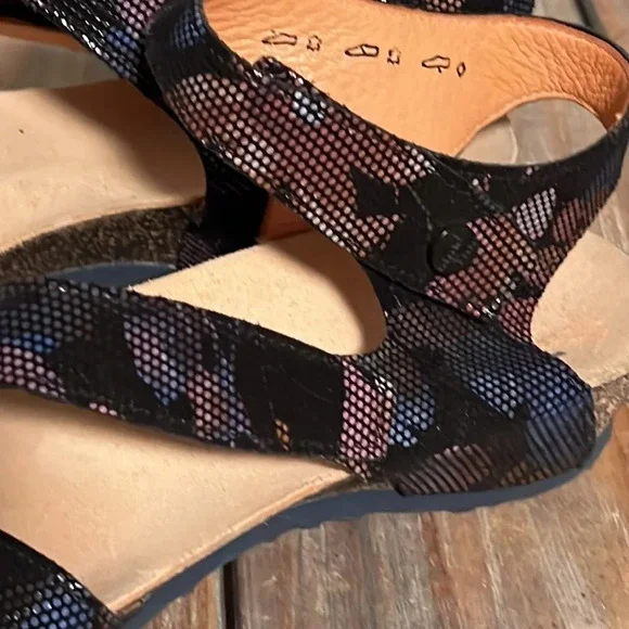 Think! DUMIA STRAP SANDAL. Size 11.5 - Picture 5 of 7